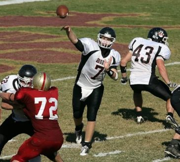 Leggere la Difesa nel Football: 9 Guida per Quarterback