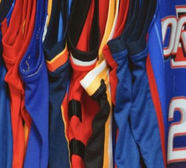 Maglie Retro e Collaborazioni 2025: Stile e Identità Urbana
